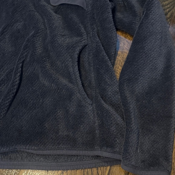 Patagonia Black Fleece Pullover Sweatshirt - Picture 3 of 4